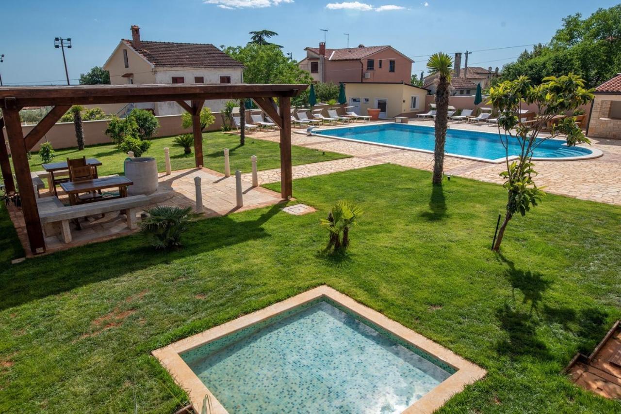 Via Flavia With Common Pool Hotel Labinci ภายนอก รูปภาพ