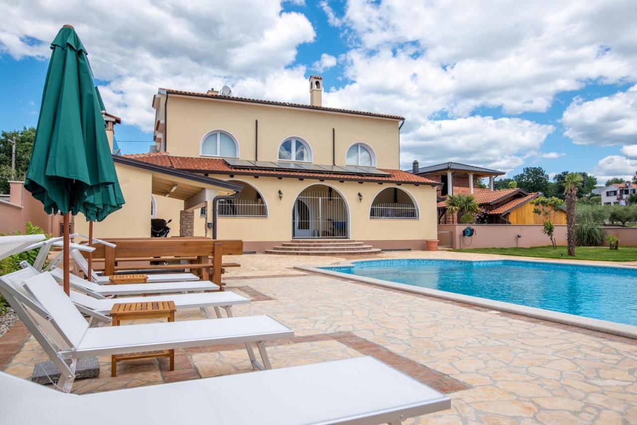 Via Flavia With Common Pool Hotel Labinci ภายนอก รูปภาพ