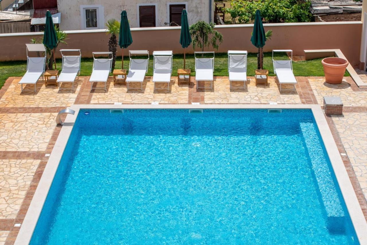 Via Flavia With Common Pool Hotel Labinci ภายนอก รูปภาพ